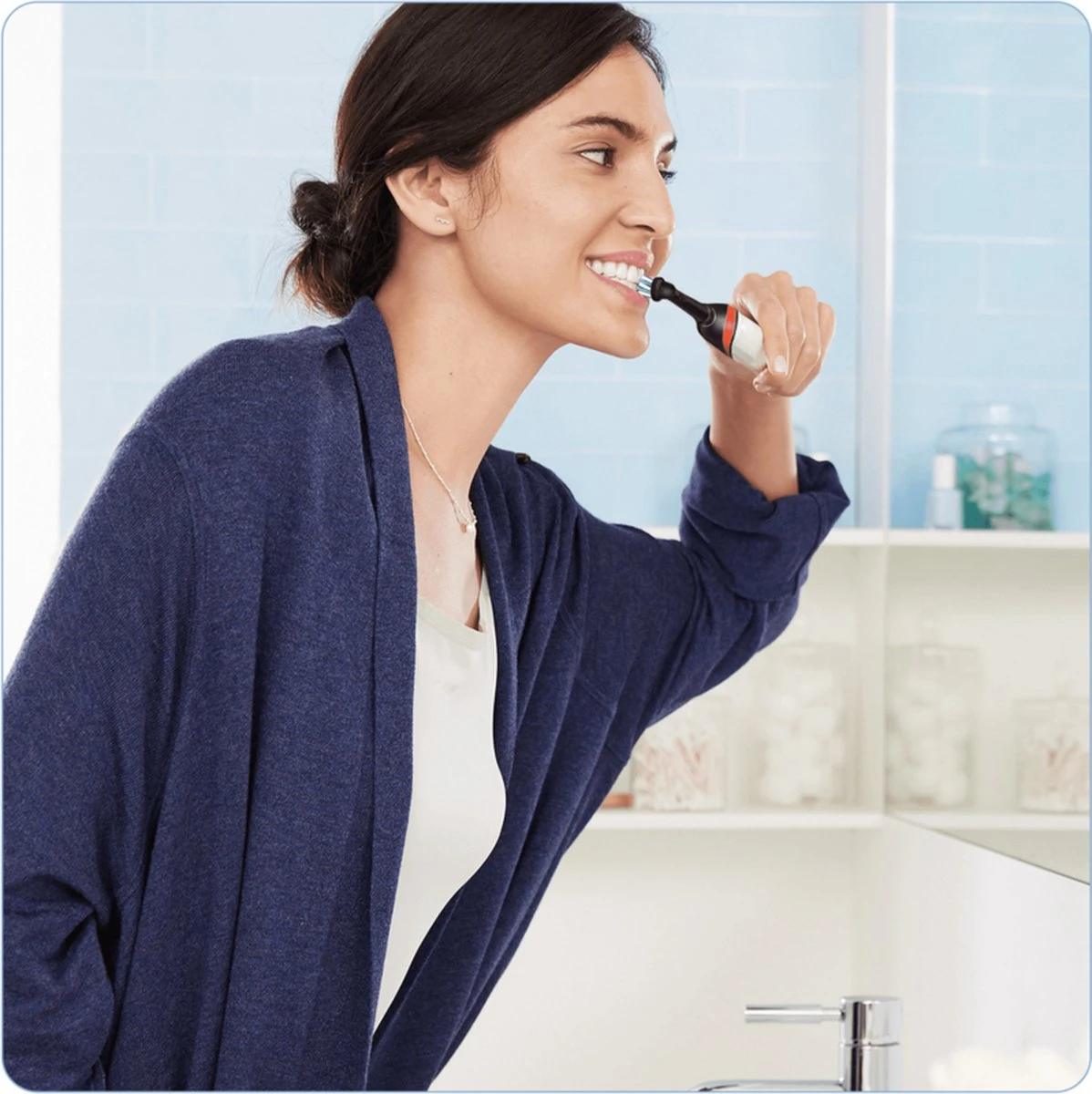 Oral B Oral-B Smart 4 4500 - Zwart - Elektrische Tandenborstel - Powered By Braun - 1 Handvat En 2 Opzetborstels 4 Oral B Oral-B Smart 4 4500 - Zwart - Elektrische Tandenborstel - Powered By Braun - 1 Handvat En 2 Opzetborstels - Afbeelding 4